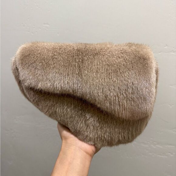 Natural Mink Fur Handmade Asymmetric Saddle Bag/Crossbody & 2 Mink Fur Charm - Picture 4 of 16